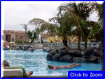 12 La Piscina.JPG