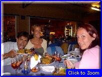 43 Raffa Beba e Kal Con Paella.JPG